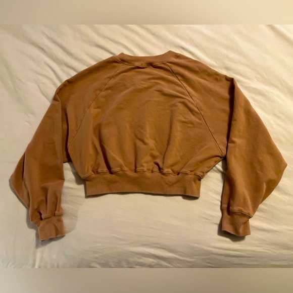 NIA Cropped Sweatshirt - Picture 3 of 3